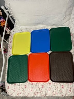 Set of 6 Vintage Cambro 1014FF Food Service Trays